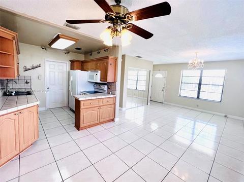 441 E 15th St, Hialeah, FL 33010 photo 9