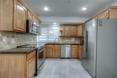 1180 Thrush Ave, Miami Springs, FL 33166 photo 5