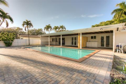 1180 Thrush Ave, Miami Springs, FL 33166 photo 13