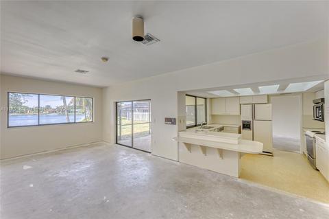 14962 Rednock Ln, Miami Lakes, FL 33016 photo 8