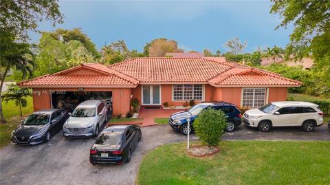 6895 Pinehurst Dr, Hialeah, FL 33015 photo 1