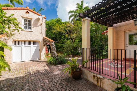 913 Majorca Ave, Coral Gables, FL 33134 photo 23
