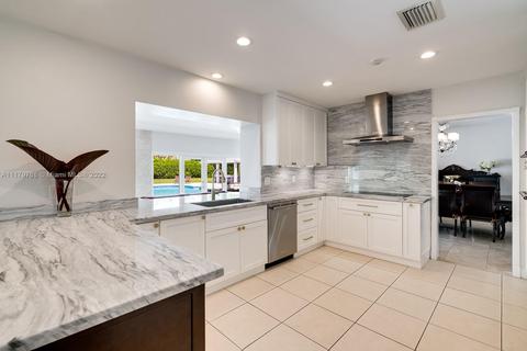 6875 SW 96 St, Pinecrest, FL 33156 photo 9