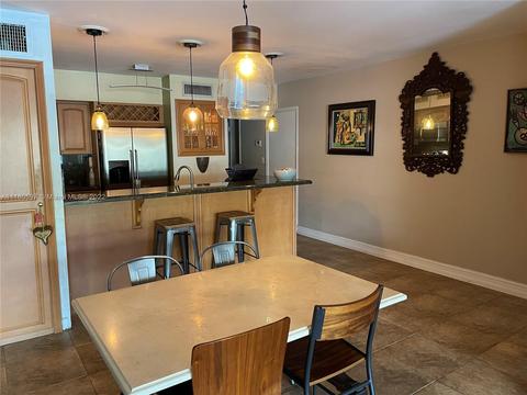 6411 Windmill Gate Rd, Miami Lakes, FL 33014 photo 11