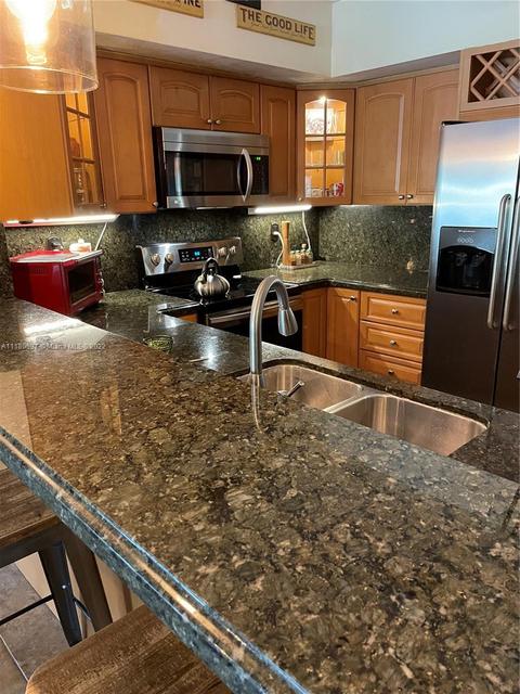 6411 Windmill Gate Rd, Miami Lakes, FL 33014 photo 9