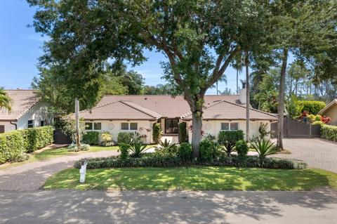 19601 E Oakmont Dr, Hialeah, FL 33015 photo 1