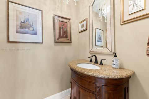 19601 E Oakmont Dr, Hialeah, FL 33015 photo 24
