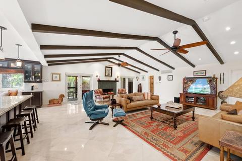 19601 E Oakmont Dr, Hialeah, FL 33015 photo 9