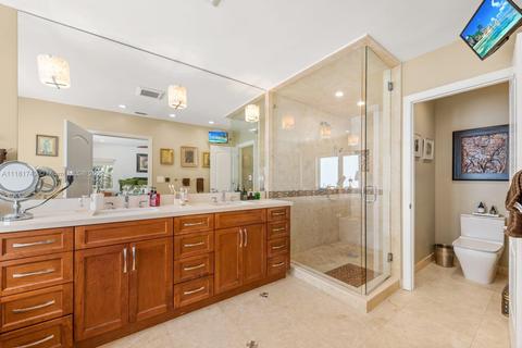 19601 E Oakmont Dr, Hialeah, FL 33015 photo 14