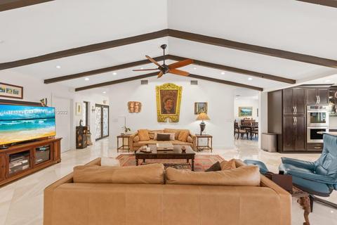 19601 E Oakmont Dr, Hialeah, FL 33015 photo 8