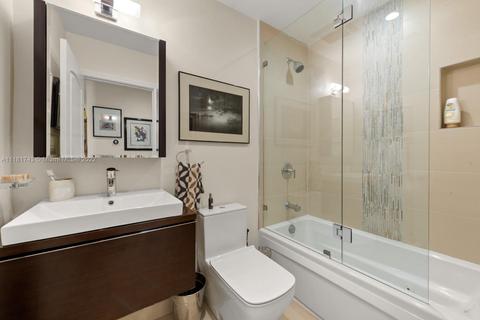 19601 E Oakmont Dr, Hialeah, FL 33015 photo 21
