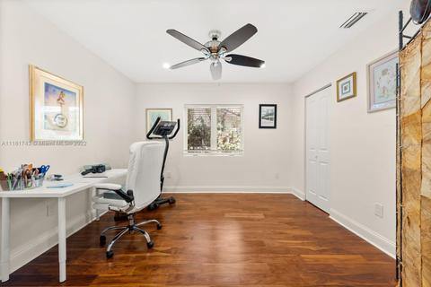 19601 E Oakmont Dr, Hialeah, FL 33015 photo 22
