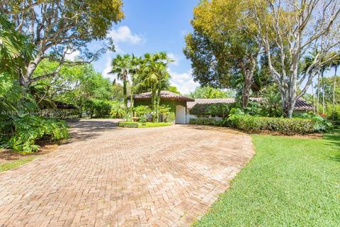 6355 Chapman Field Dr, Pinecrest, FL 33156 photo 2