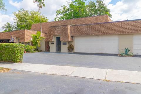 19117 E Lake Dr, Hialeah, FL 33015 photo 3
