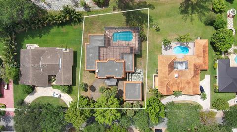7240 S Prestwick Pl, Miami Lakes, FL 33014 photo 2