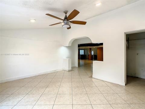 809 W 79th Pl, Hialeah, FL 33014 photo 10
