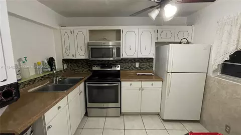 7830 NW 33rd St #501, Hollywood, FL 33024