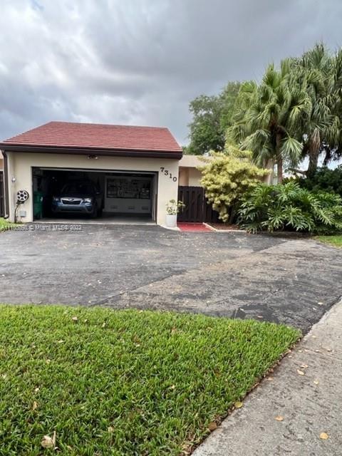 7310 Coldstream Dr, Hialeah, FL 33015 photo 3