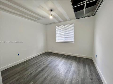 5764 E 5th Ave, Hialeah, FL 33013 photo 5