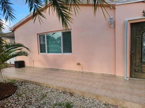 625 E 8th Ln, Hialeah, FL 33010 photo 2