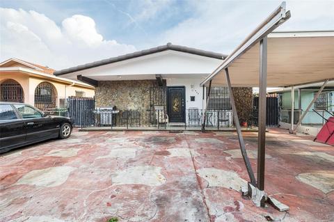 468 E 45th St, Hialeah, FL 33013 photo 1