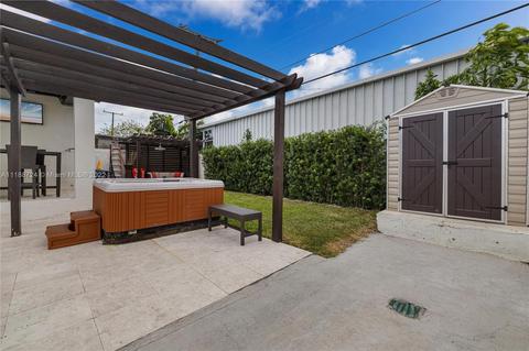 4260 E 8th Ct, Hialeah, FL 33013 photo 12