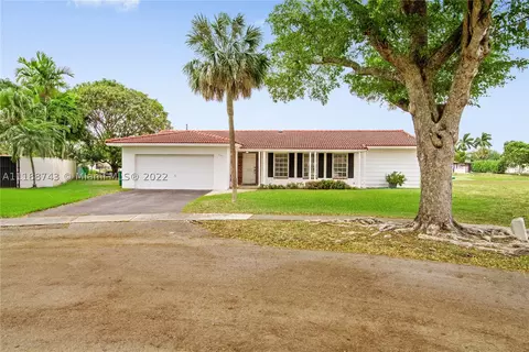 7181 Bamboo Ct, Miami Lakes, FL 33014 photo 1