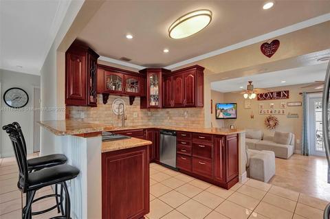 630 E 9th Ln, Hialeah, FL 33010 photo 22