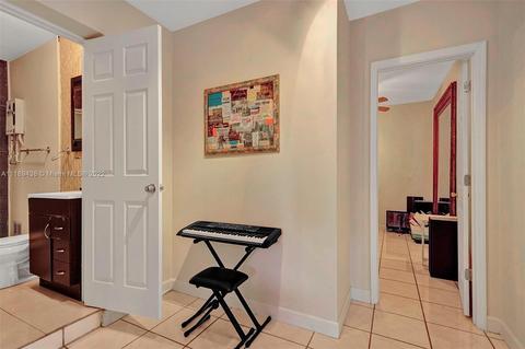 630 E 9th Ln, Hialeah, FL 33010 photo 48
