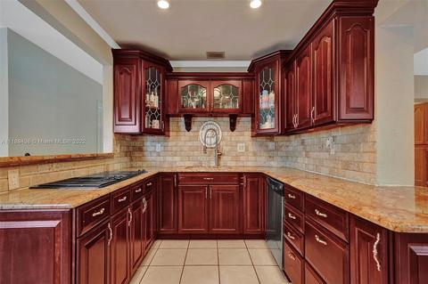 630 E 9th Ln, Hialeah, FL 33010 photo 3