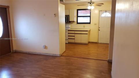 471 E 40th St, Hialeah, FL 33013 photo 5