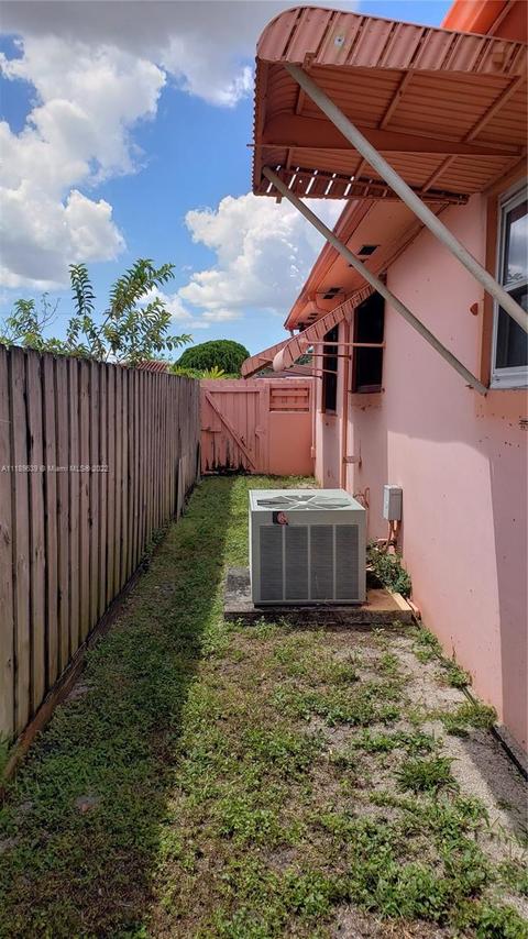 471 E 40th St, Hialeah, FL 33013 photo 9