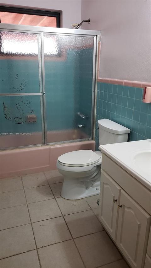 471 E 40th St, Hialeah, FL 33013 photo 3