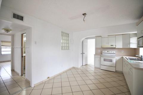 318 E 45th St, Hialeah, FL 33013 photo 11