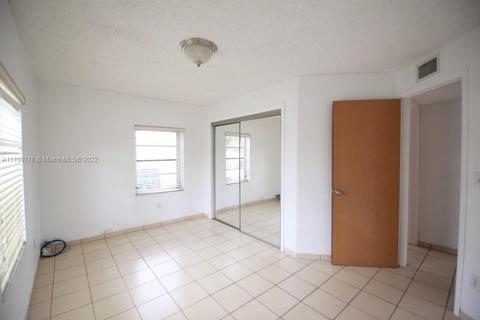 318 E 45th St, Hialeah, FL 33013 photo 15