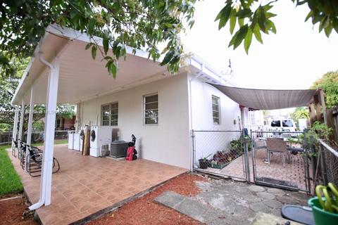 318 E 45th St, Hialeah, FL 33013 photo 25