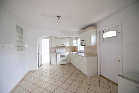 318 E 45th St, Hialeah, FL 33013 photo 10
