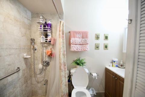 318 E 45th St, Hialeah, FL 33013 photo 32