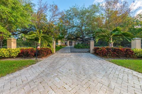 7430 SW 100th St, Pinecrest, FL 33156 photo 1