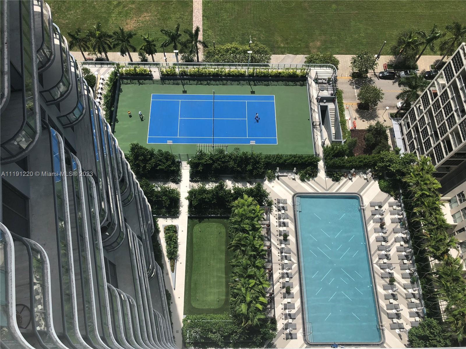 121 NE 34 St Unit 2215