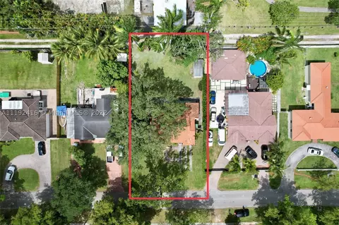 520 Forrest Dr, Miami Springs, FL 33166 photo 1