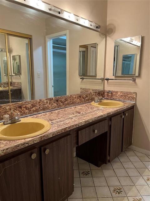 7191 W 3rd Ct, Hialeah, FL 33014 photo 11