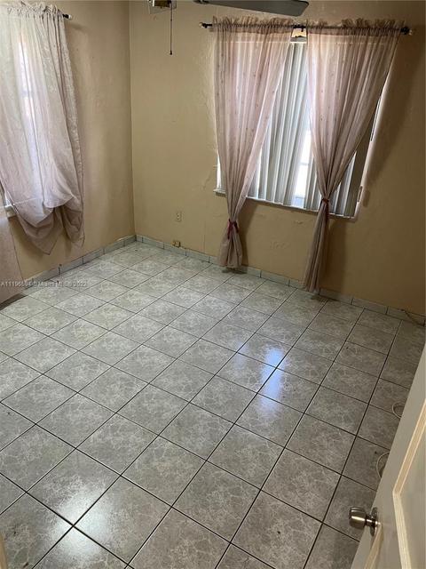 671 E 8th St, Hialeah, FL 33010 photo 9
