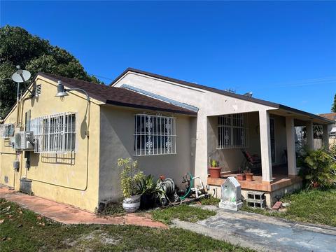 671 E 8th St, Hialeah, FL 33010 photo 2
