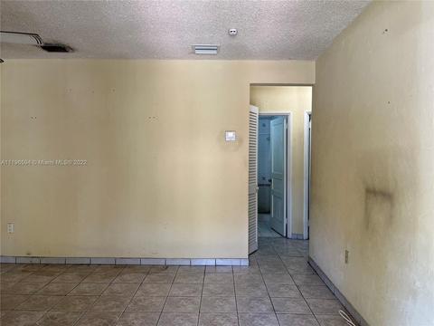 671 E 8th St, Hialeah, FL 33010 photo 4