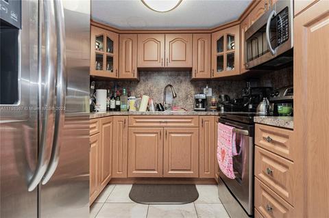 775 W 80th St, Hialeah, FL 33014 photo 5