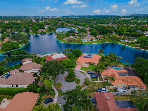 7357 Sabal Dr, Miami Lakes, FL 33014 photo 25