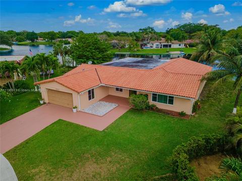 7357 Sabal Dr, Miami Lakes, FL 33014 photo 1