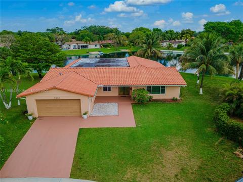 7357 Sabal Dr, Miami Lakes, FL 33014 photo 8