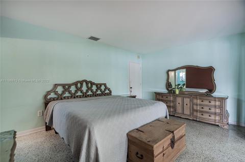 7357 Sabal Dr, Miami Lakes, FL 33014 photo 16